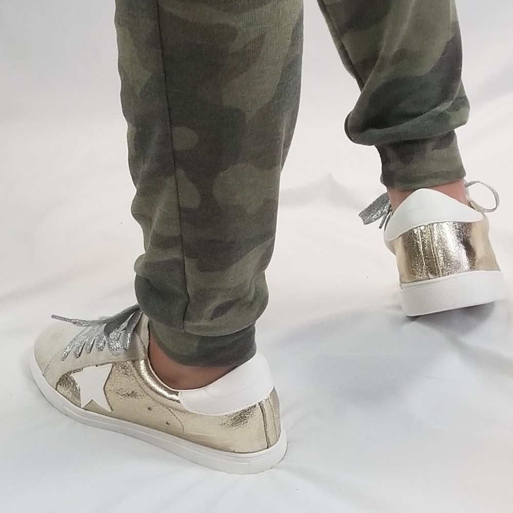 Star Sneakers | Gold